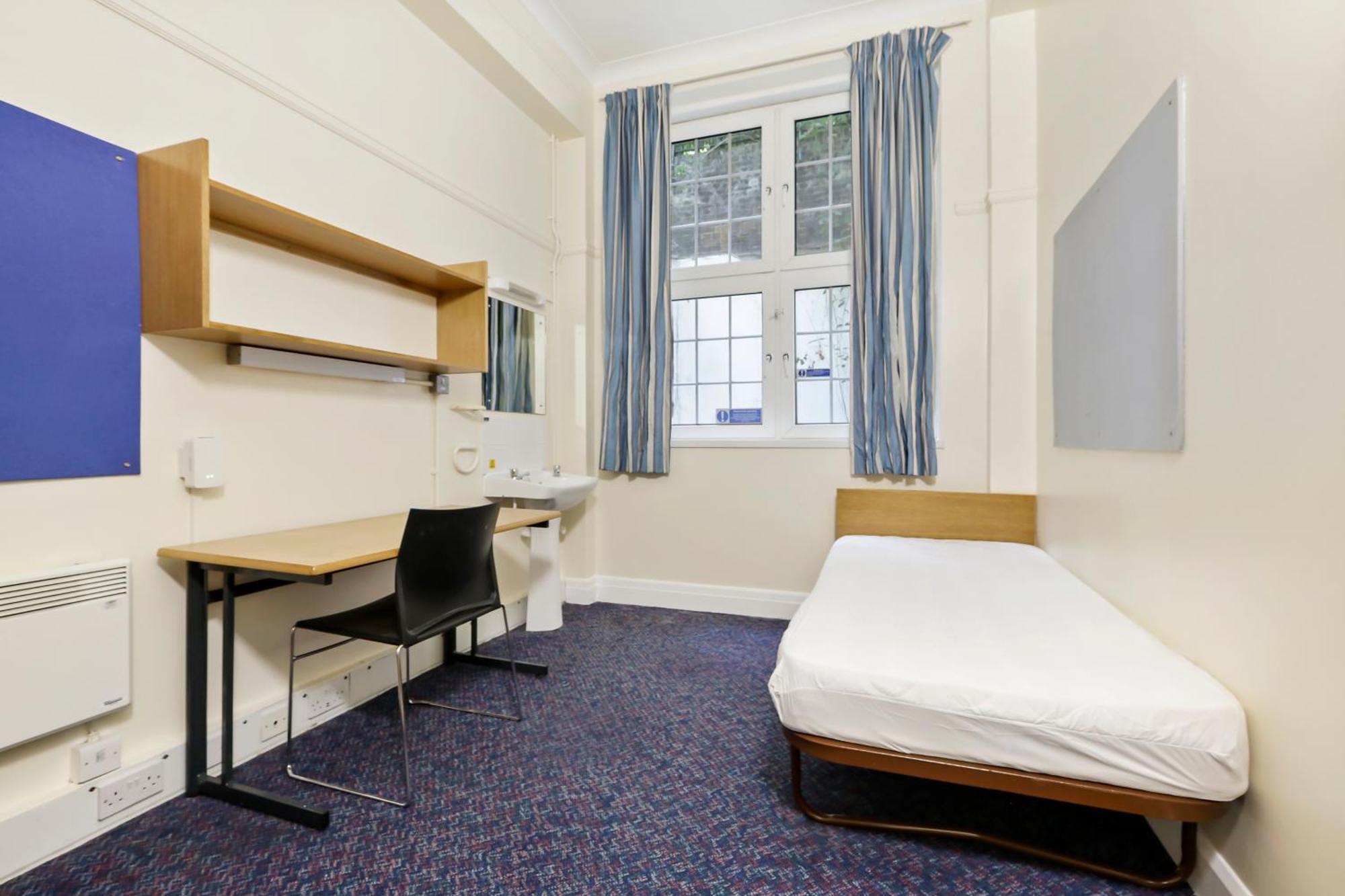 Langton Close House, Apartment